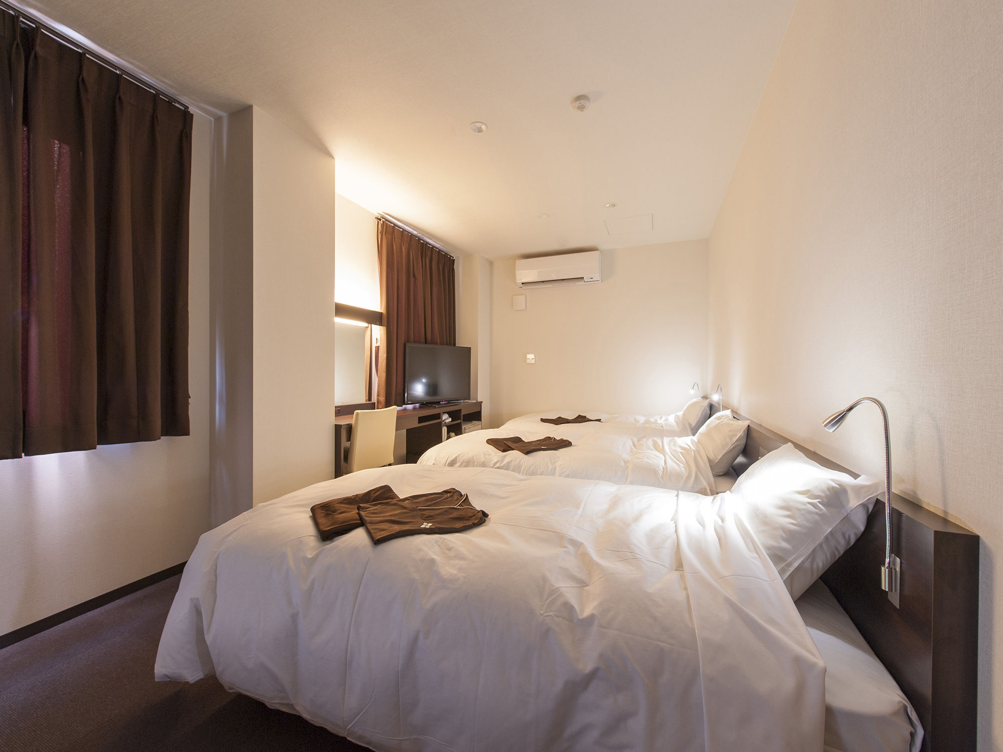 Hana Hotel Fukaya & Spa Екстер'єр фото